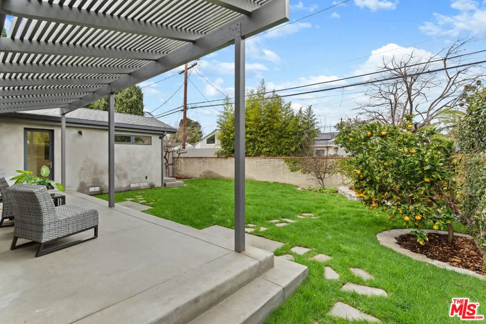 11929 Bray Street Culver City, CA 90230