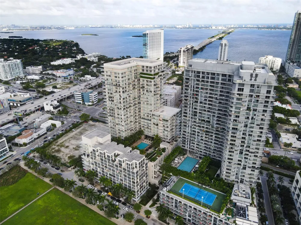 121 NE 34th St #3006 Miami, FL 33137