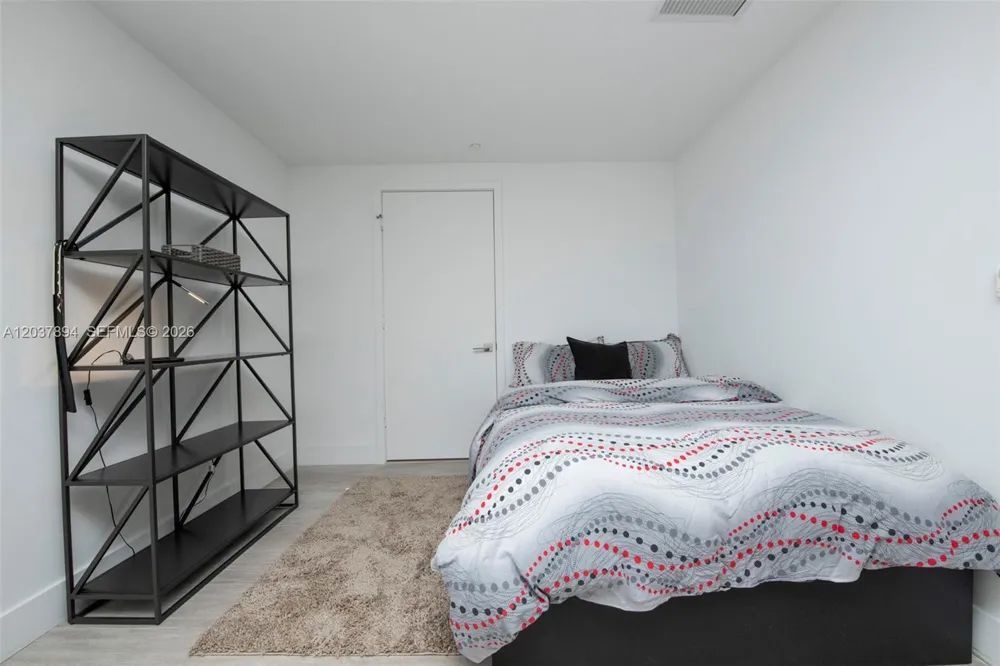121 NE 34th St #3006 Miami, FL 33137