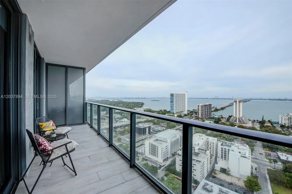 121 NE 34th St #3006 Miami, FL 33137