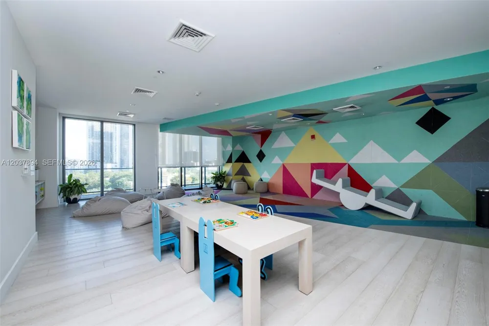 121 NE 34th St #3006 Miami, FL 33137