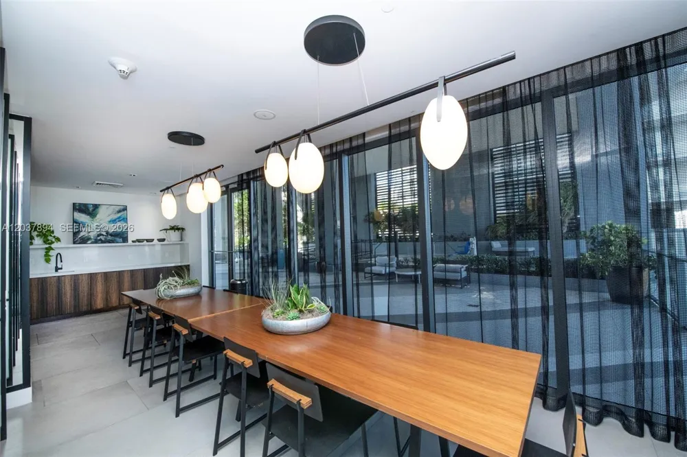 121 NE 34th St #3006 Miami, FL 33137