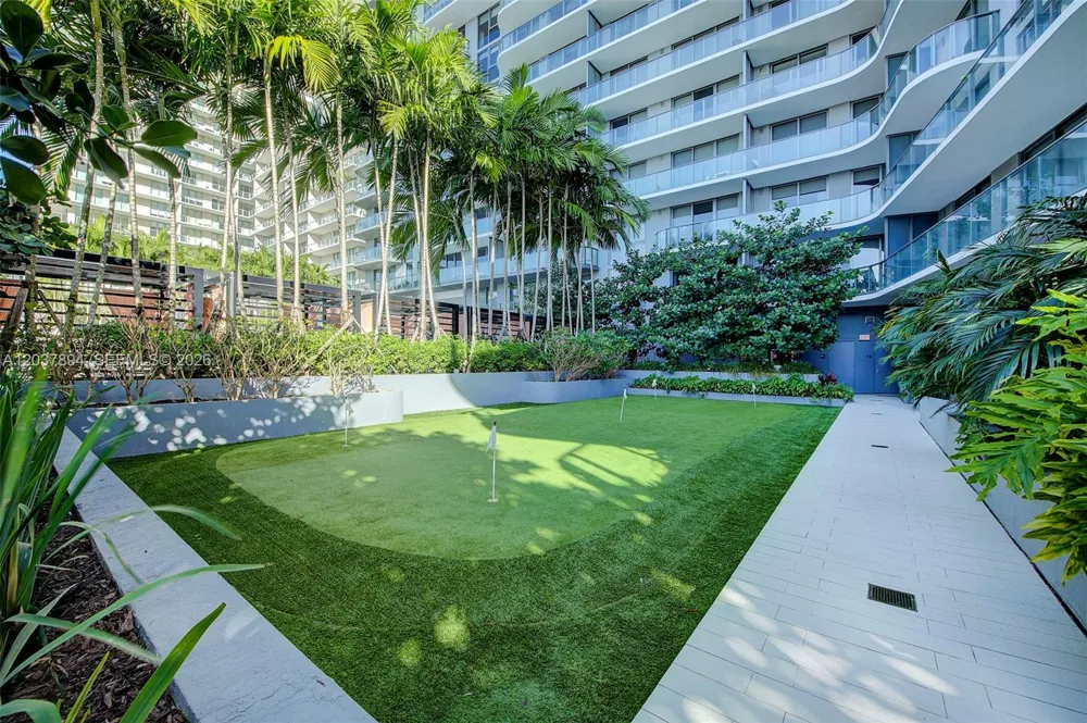 121 NE 34th St #3006 Miami, FL 33137