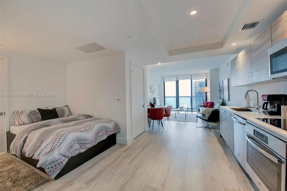 121 NE 34th St #3006 Miami, FL 33137