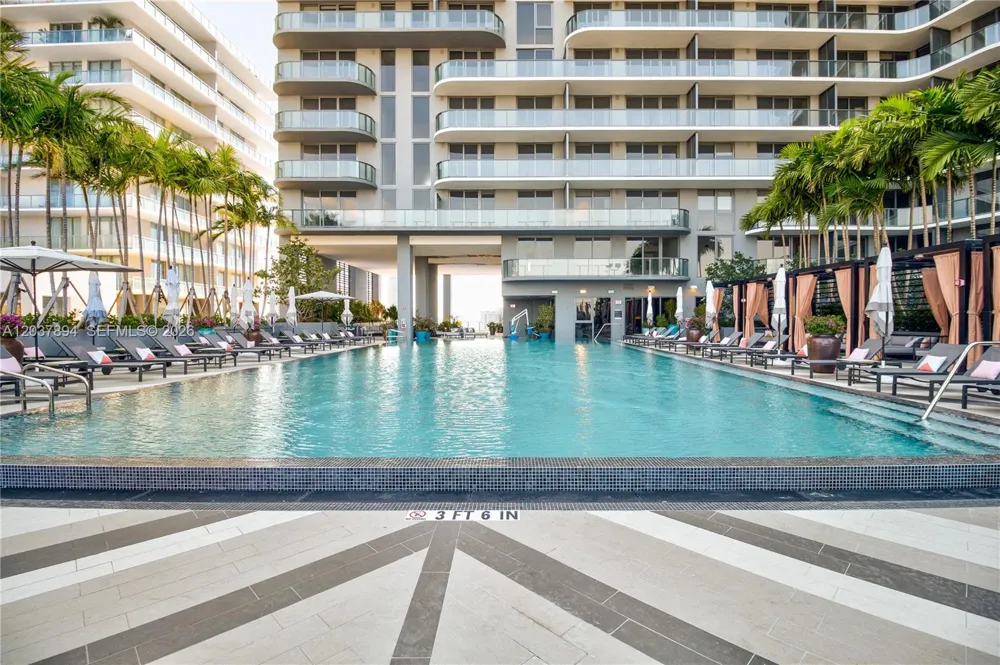 121 NE 34th St #3006 Miami, FL 33137