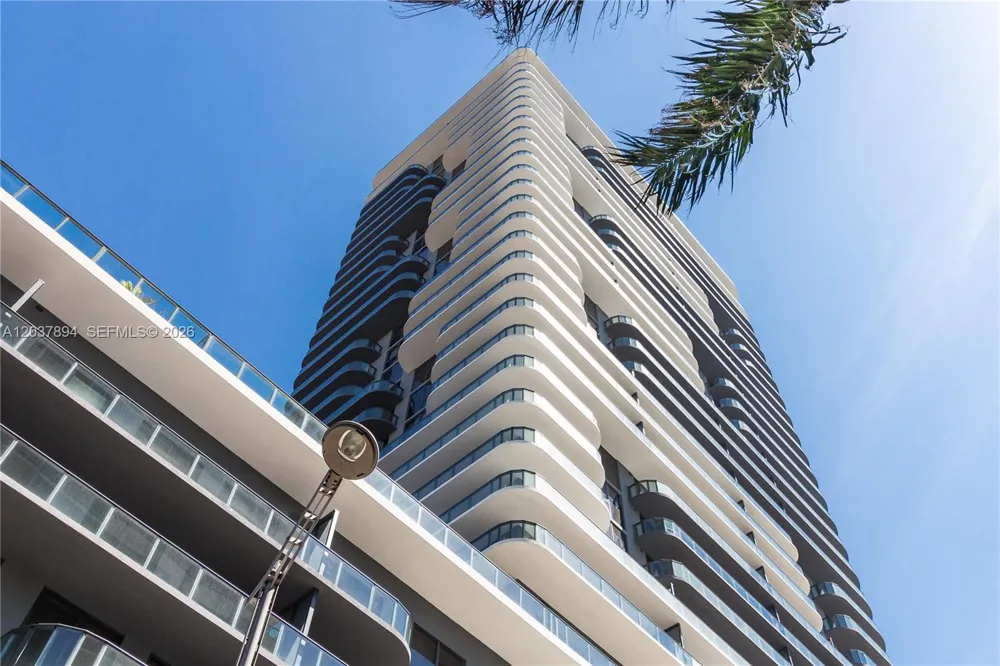 121 NE 34th St #3006 Miami, FL 33137