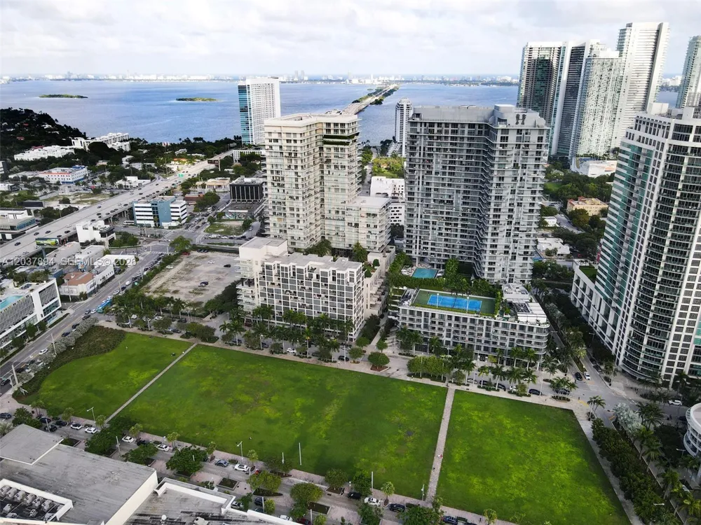 121 NE 34th St #3006 Miami, FL 33137