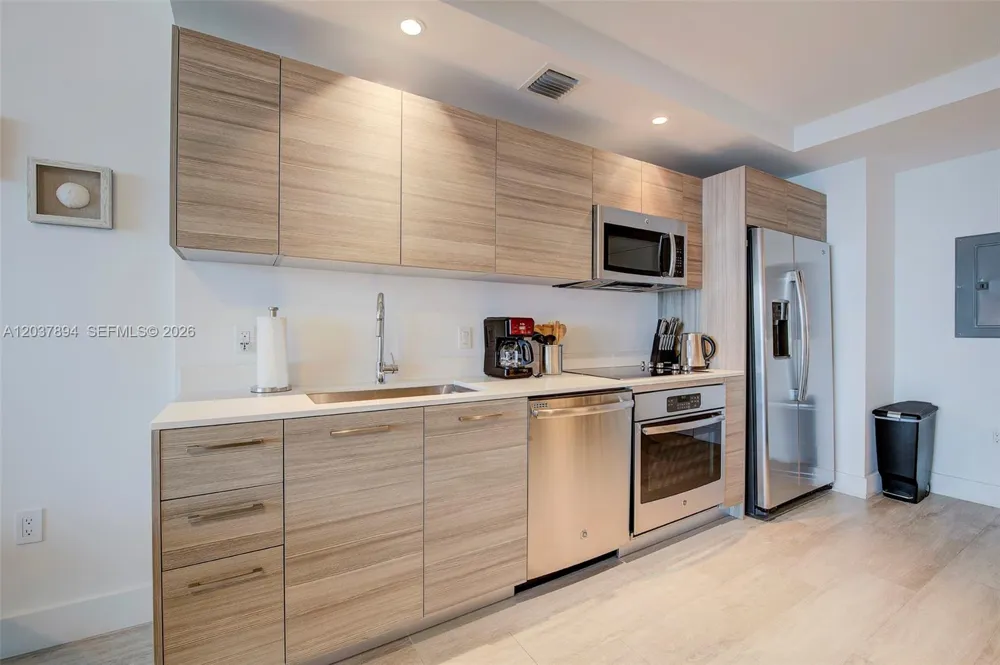 121 NE 34th St #3006 Miami, FL 33137
