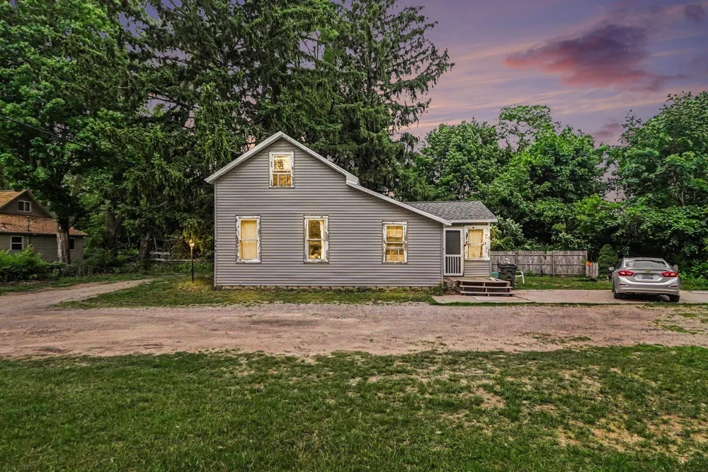 760 Scott Street Muskegon, MI 49442
