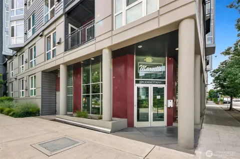 699 John Street #416