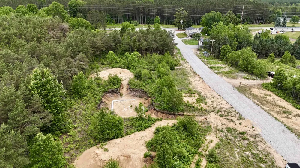 2406 E 32 ROAD Selma Township, MI 49601