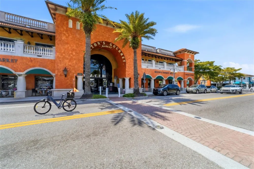 1850 MAGNOLIA STREET Sarasota, FL 34239