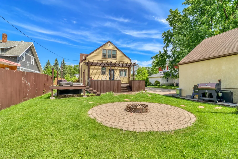 331 Willow Street E Detroit Lakes, MN 56501