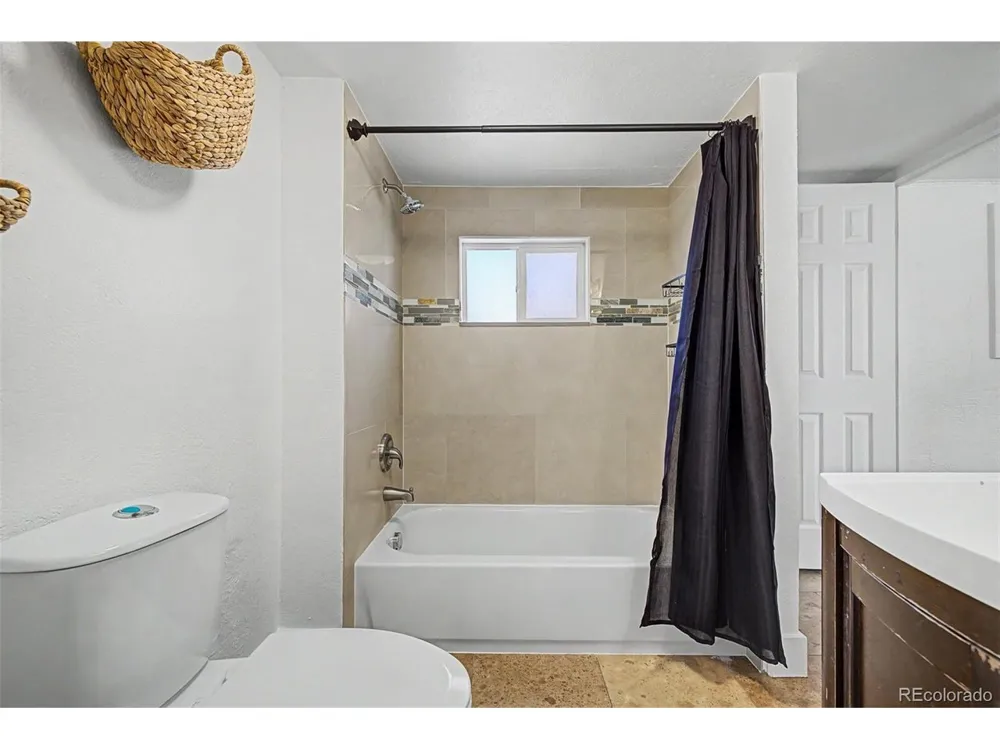 4997 Green Court Denver, CO 80221
