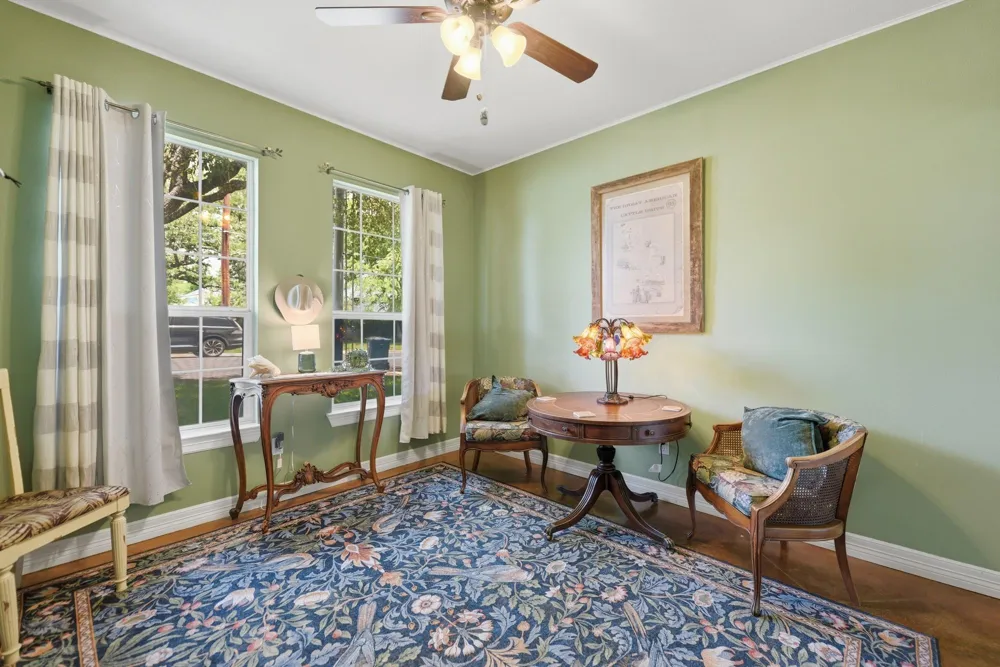 201 W Chatham Street Bellville, TX 77418