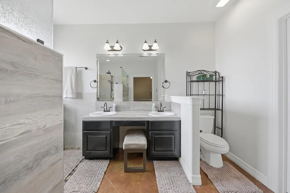 201 W Chatham Street Bellville, TX 77418