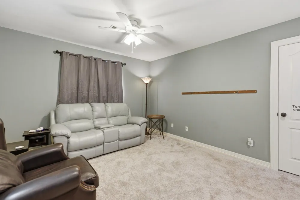 201 W Chatham Street Bellville, TX 77418