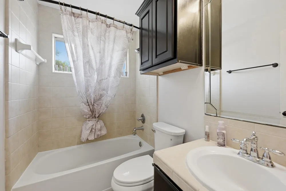201 W Chatham Street Bellville, TX 77418