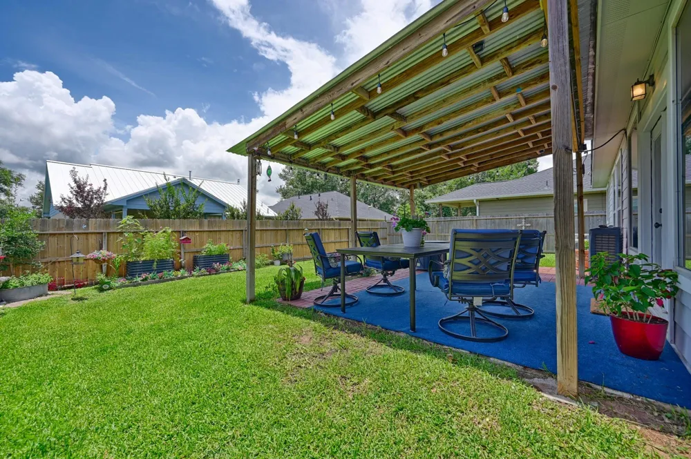 201 W Chatham Street Bellville, TX 77418