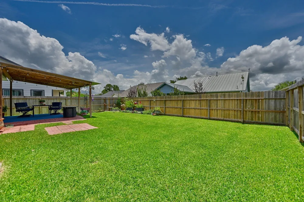 201 W Chatham Street Bellville, TX 77418