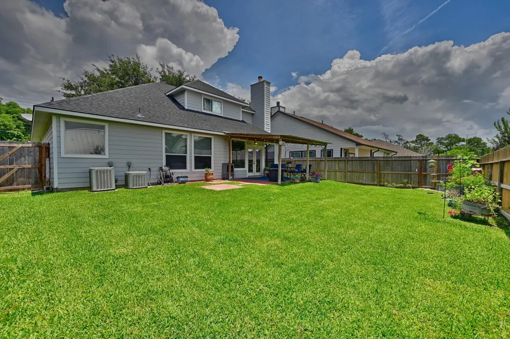 201 W Chatham Street Bellville, TX 77418