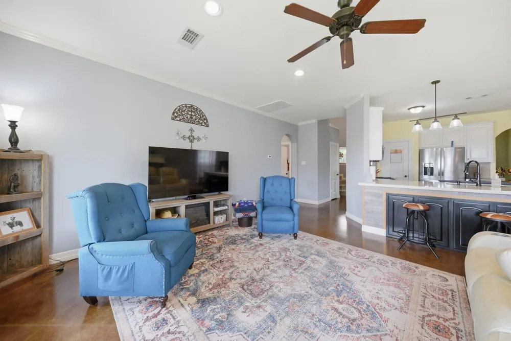 201 W Chatham Street Bellville, TX 77418