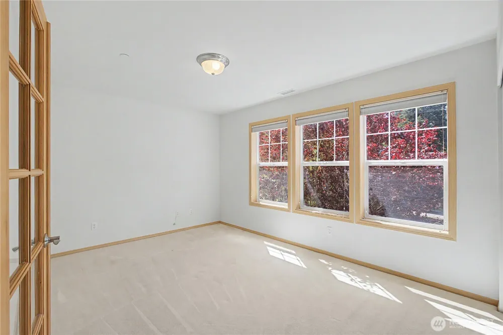 1242 Griggs Street Dupont, WA 98327