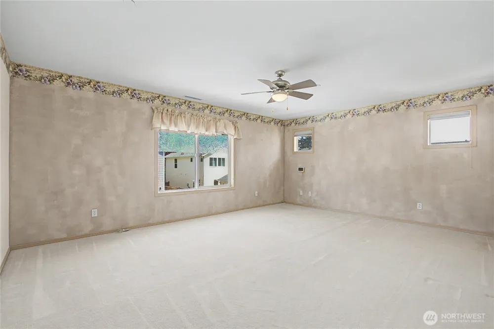 1242 Griggs Street Dupont, WA 98327