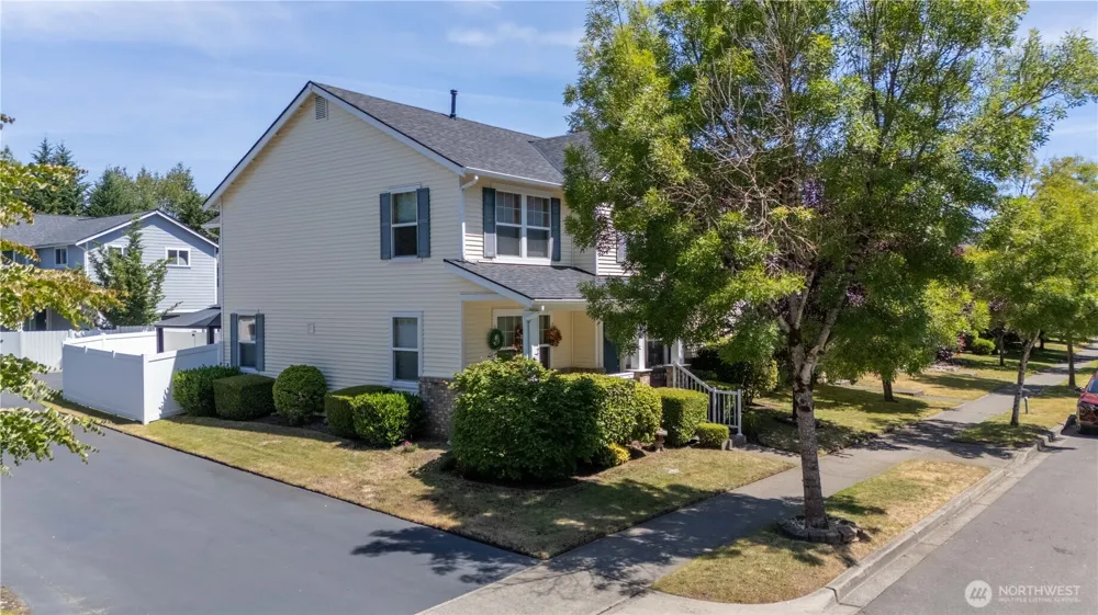 1242 Griggs Street Dupont, WA 98327