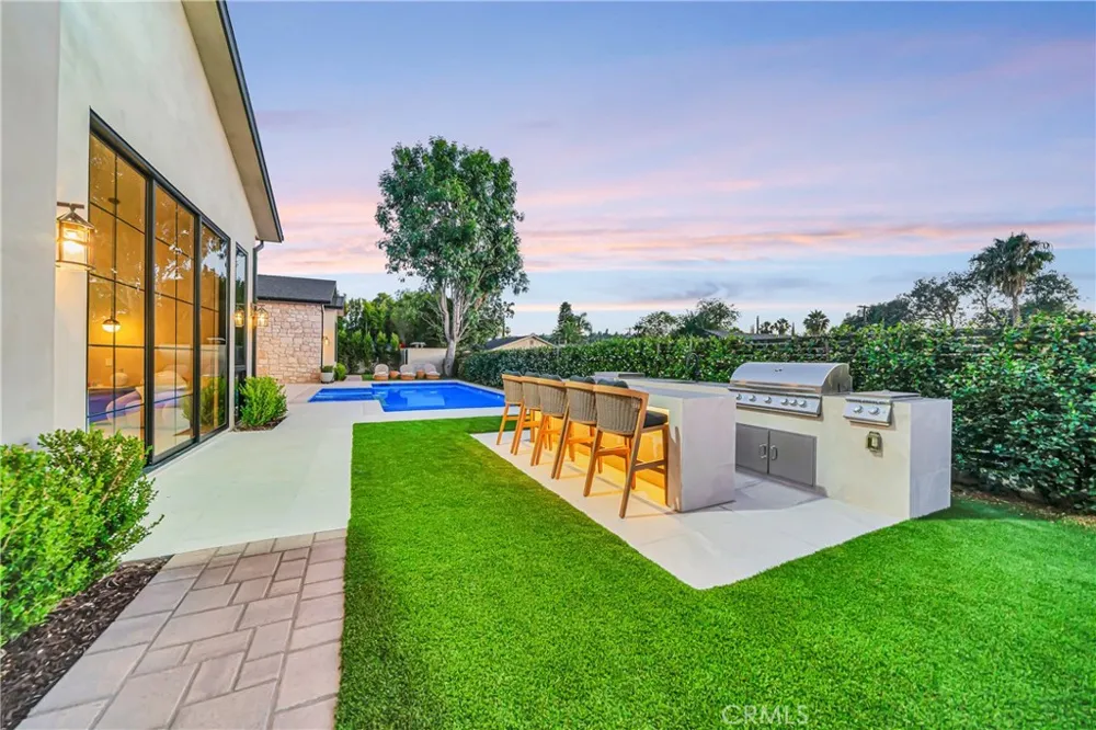 5507 Vanalden Tarzana, CA 91356