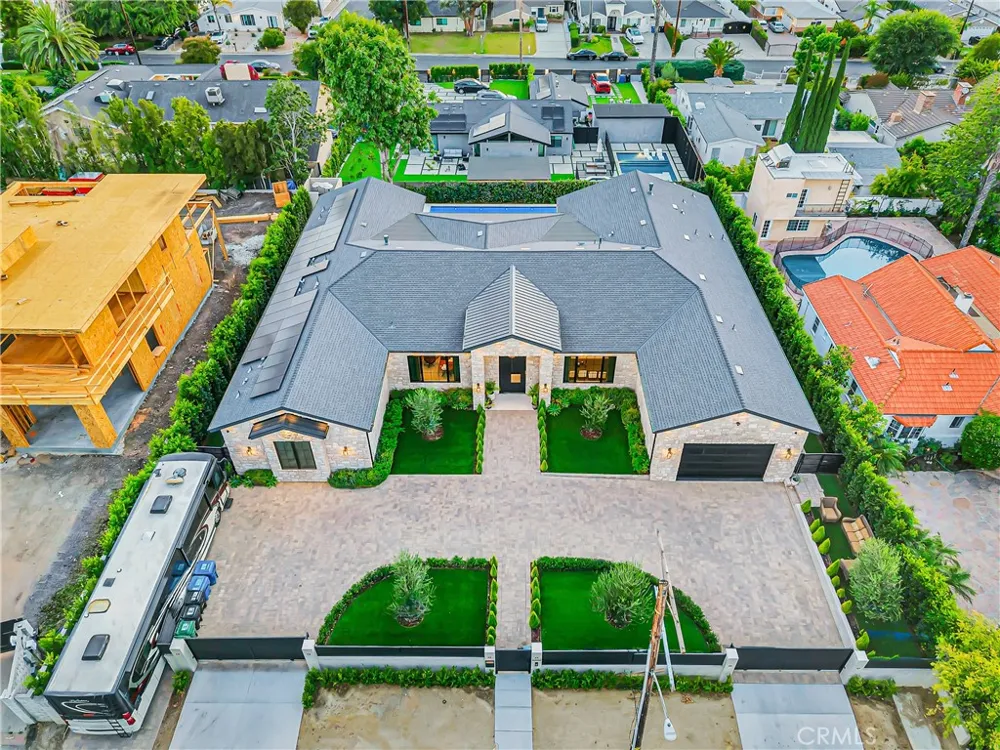 5507 Vanalden Tarzana, CA 91356