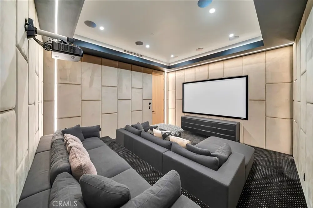 5507 Vanalden Tarzana, CA 91356