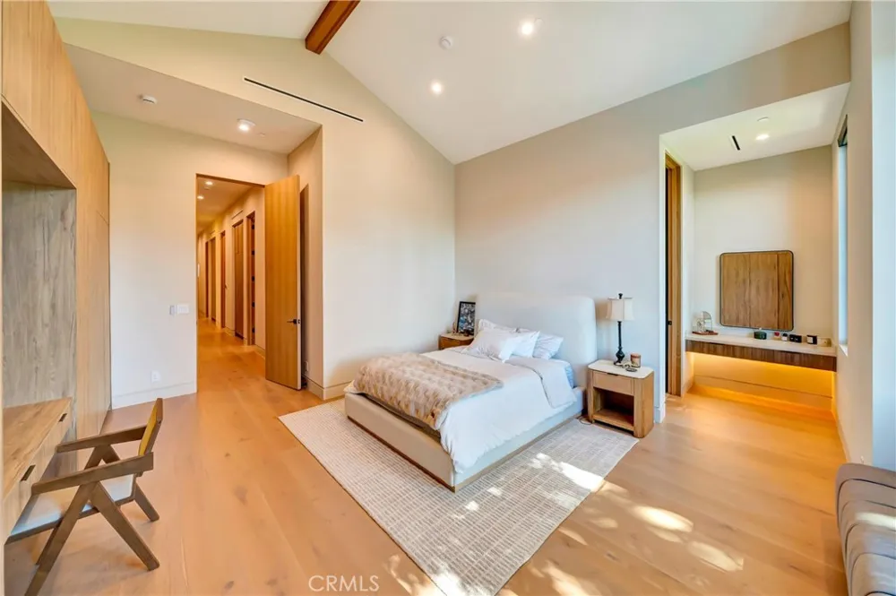 5507 Vanalden Tarzana, CA 91356