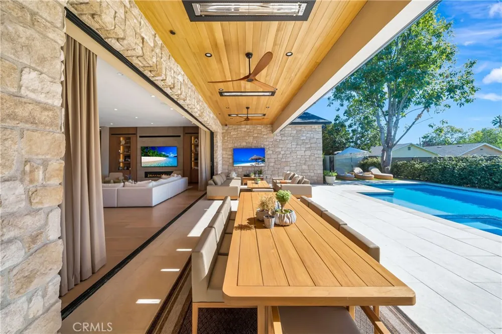 5507 Vanalden Tarzana, CA 91356