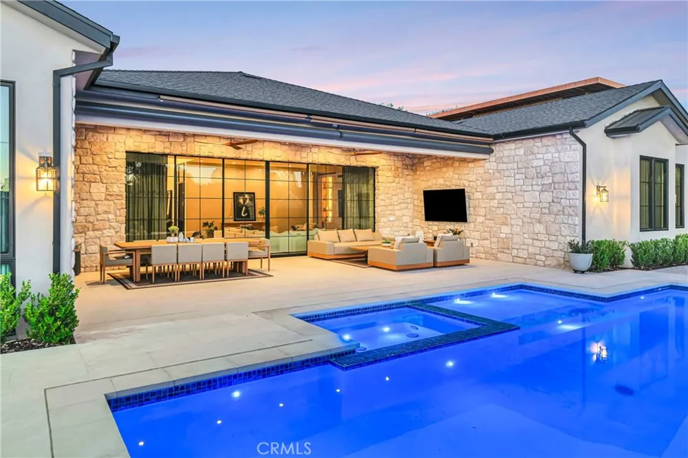 5507 Vanalden Tarzana, CA 91356