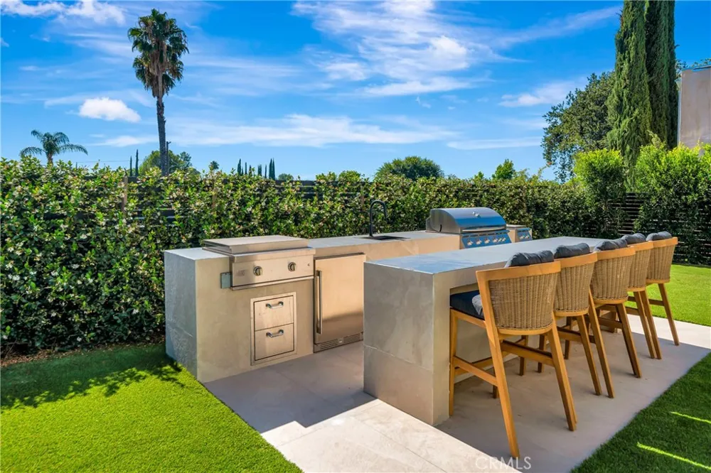 5507 Vanalden Tarzana, CA 91356