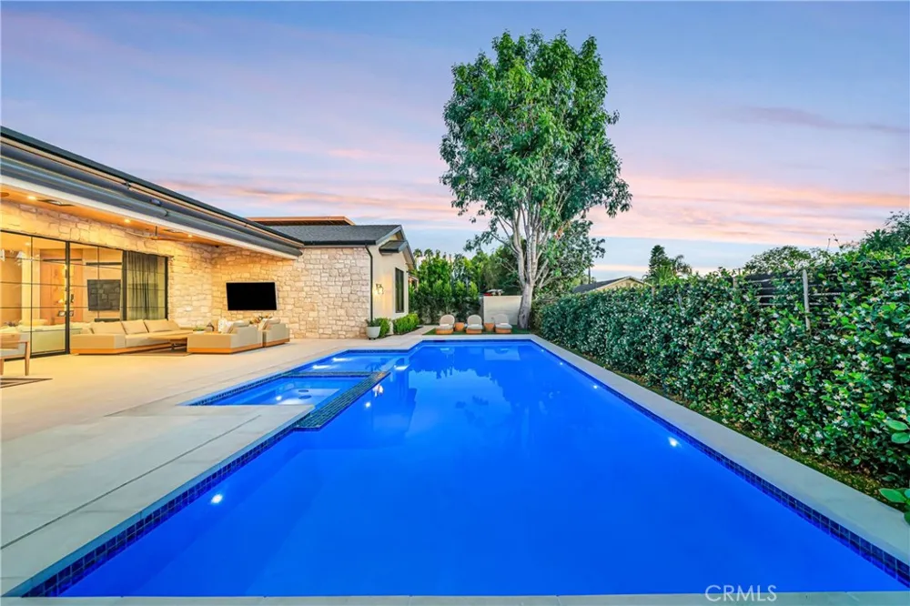 5507 Vanalden Tarzana, CA 91356