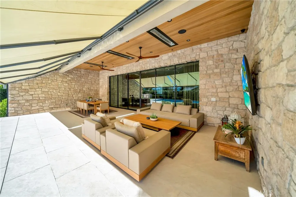 5507 Vanalden Tarzana, CA 91356