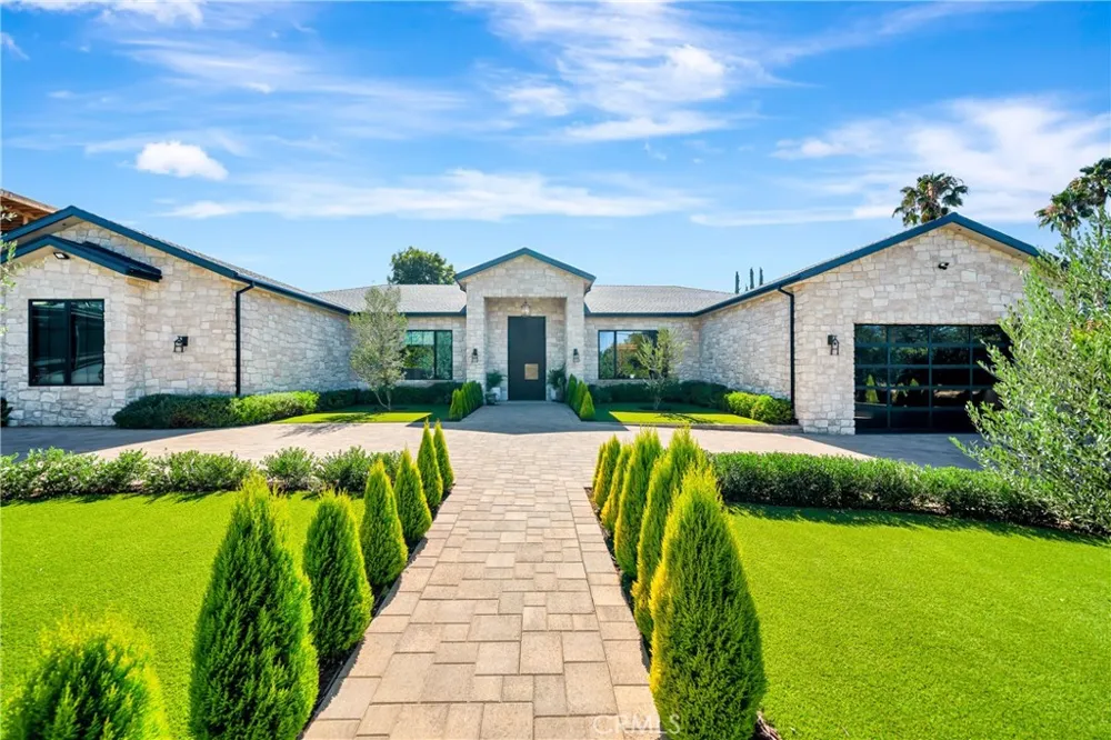 5507 Vanalden Tarzana, CA 91356