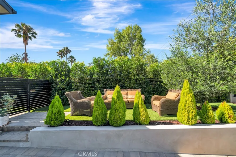 5507 Vanalden Tarzana, CA 91356