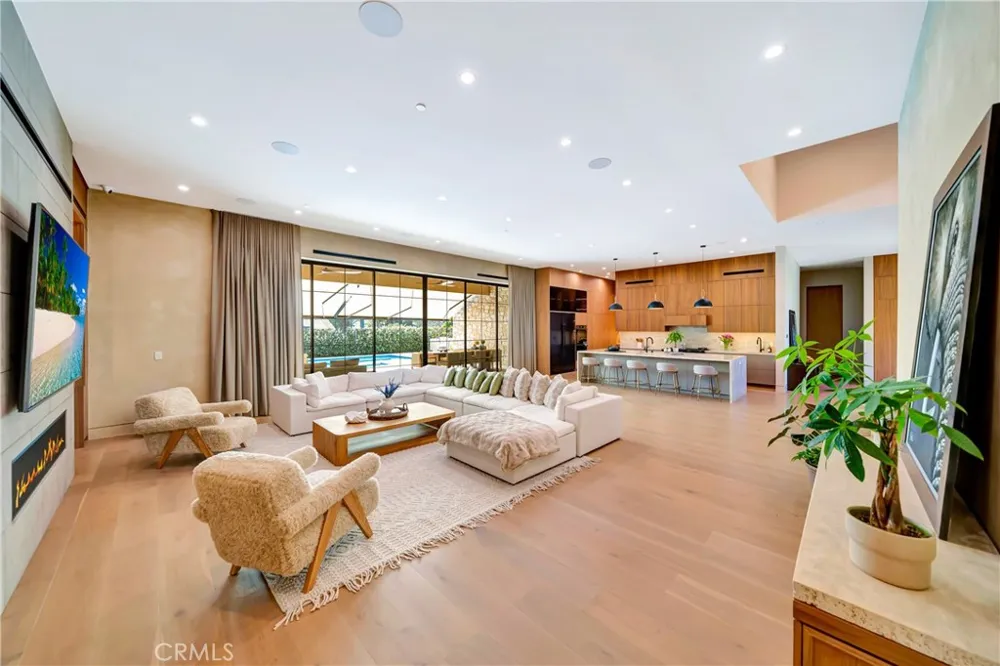 5507 Vanalden Tarzana, CA 91356