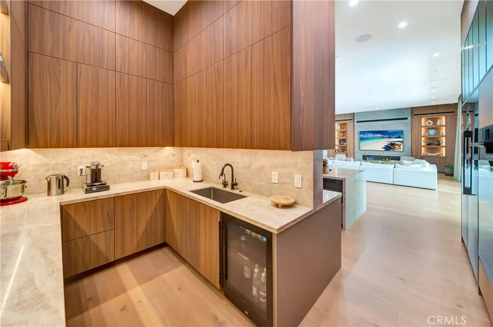 5507 Vanalden Tarzana, CA 91356
