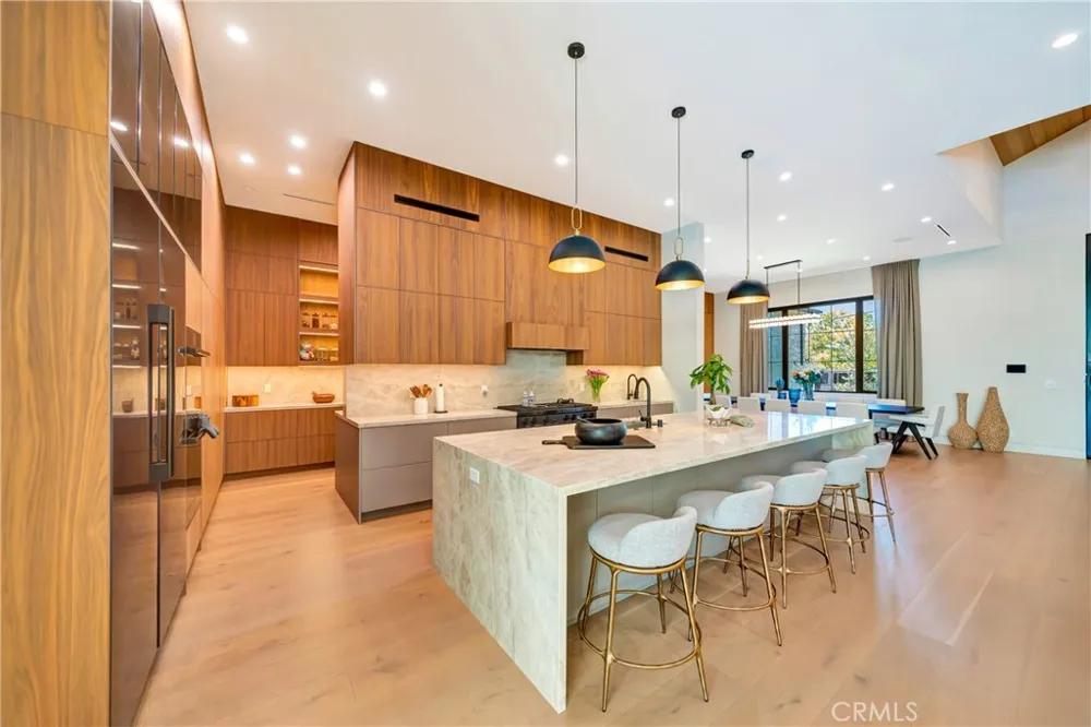 5507 Vanalden Tarzana, CA 91356