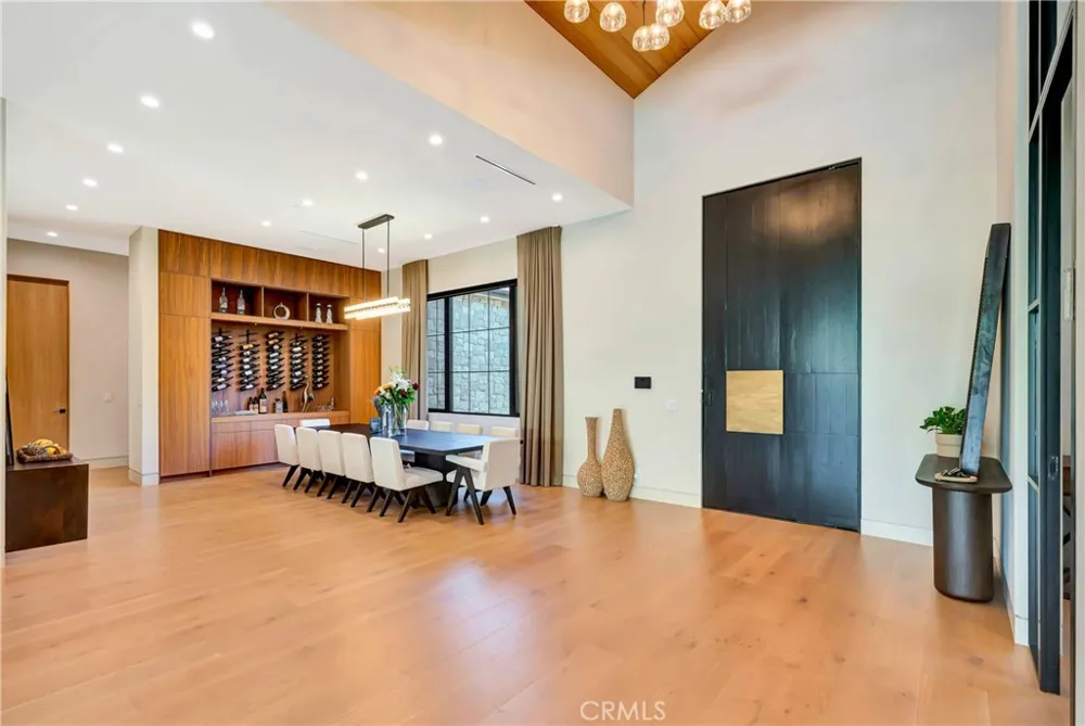 5507 Vanalden Tarzana, CA 91356