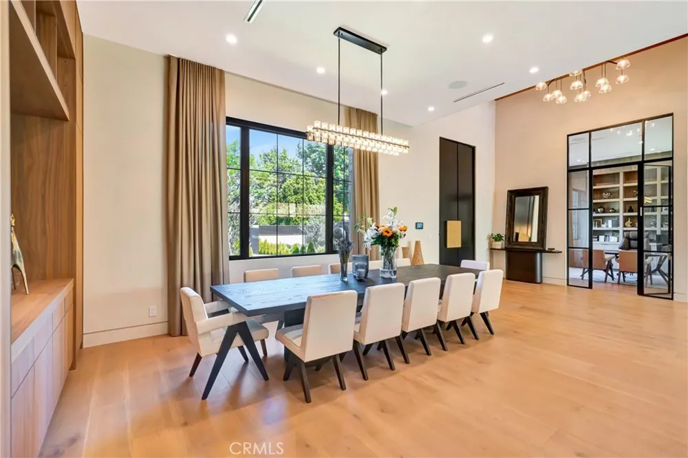5507 Vanalden Tarzana, CA 91356