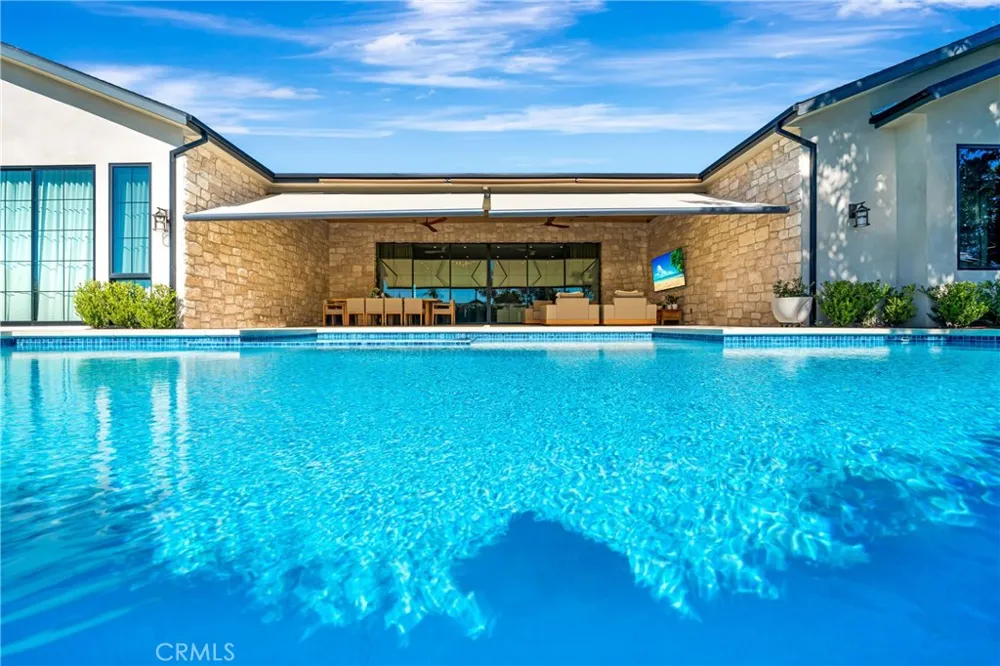 5507 Vanalden Tarzana, CA 91356