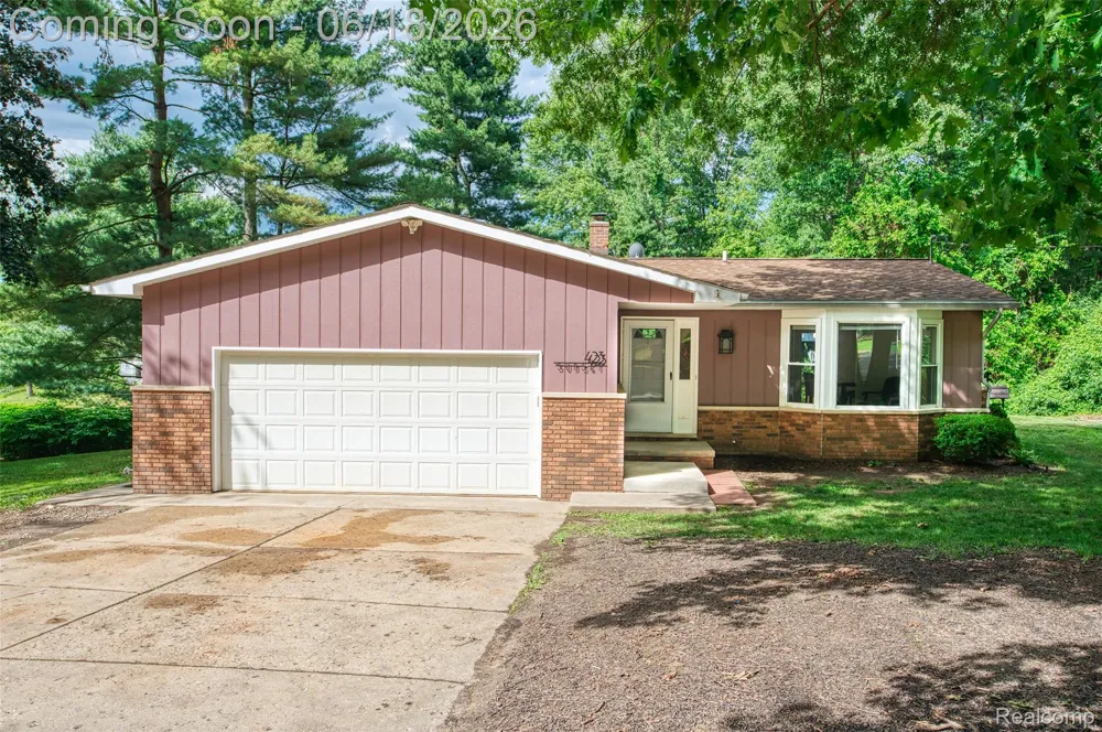 423 Sunset White Lake Charter Township, MI 48383