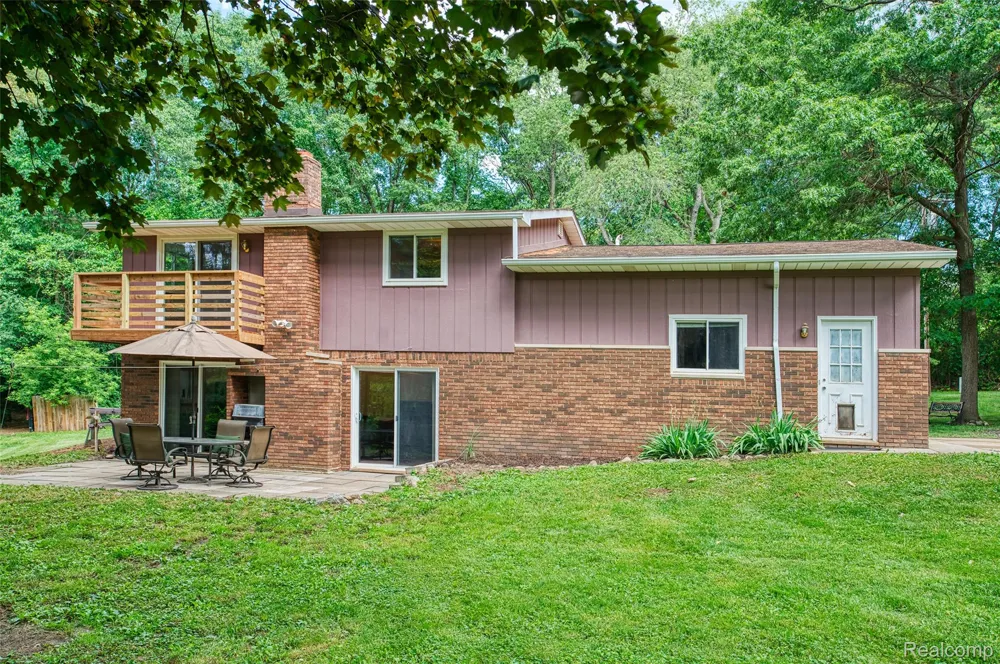 423 Sunset White Lake Charter Township, MI 48383