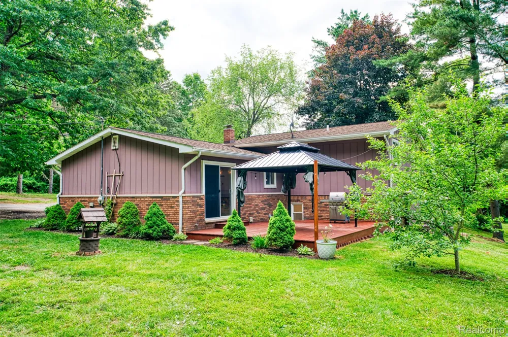 423 Sunset White Lake Charter Township, MI 48383