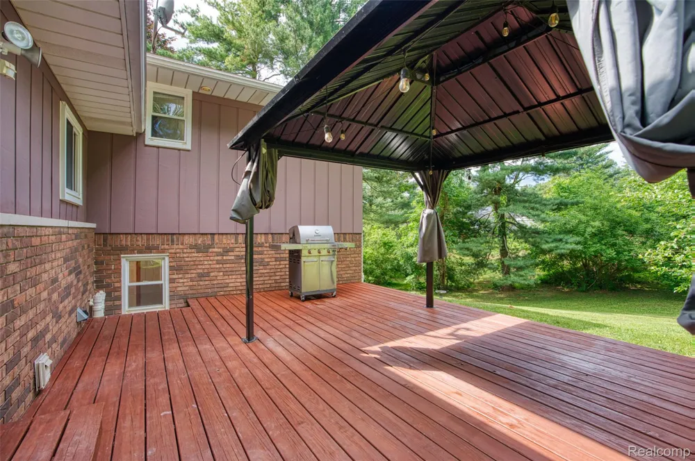 423 Sunset White Lake Charter Township, MI 48383